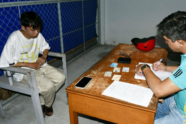 Thanh niên chuyên cướp tiền phụ nữ ở trọ, ép nạn nhân cởi đồ chụp ảnh khỏa thân-2