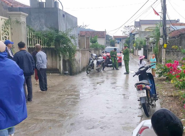 Vụ bé 2 tuổi mất tích bí ẩn: Tiến hành trích xuất camera an ninh xung quanh hiện trường-1