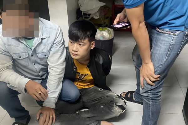 Thanh niên chuyên cướp tiền phụ nữ ở trọ, ép nạn nhân cởi đồ chụp ảnh khỏa thân-1