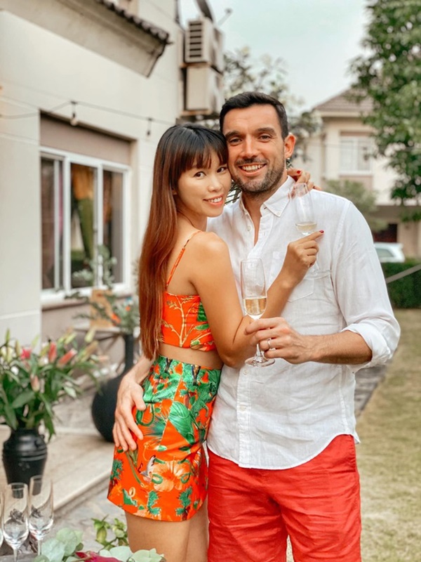 Siêu mẫu Hà Anh hạnh phúc thông báo mang thai nhóc tỳ thứ 2-4