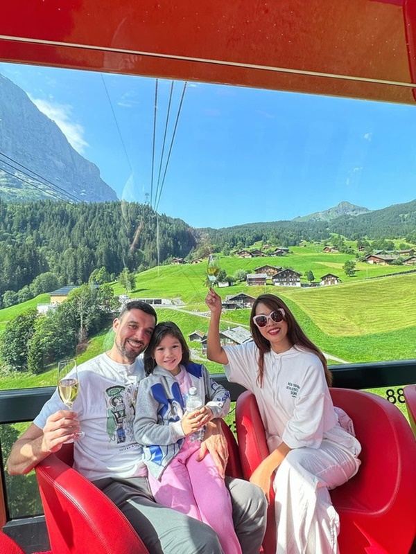 Siêu mẫu Hà Anh hạnh phúc thông báo mang thai nhóc tỳ thứ 2-5