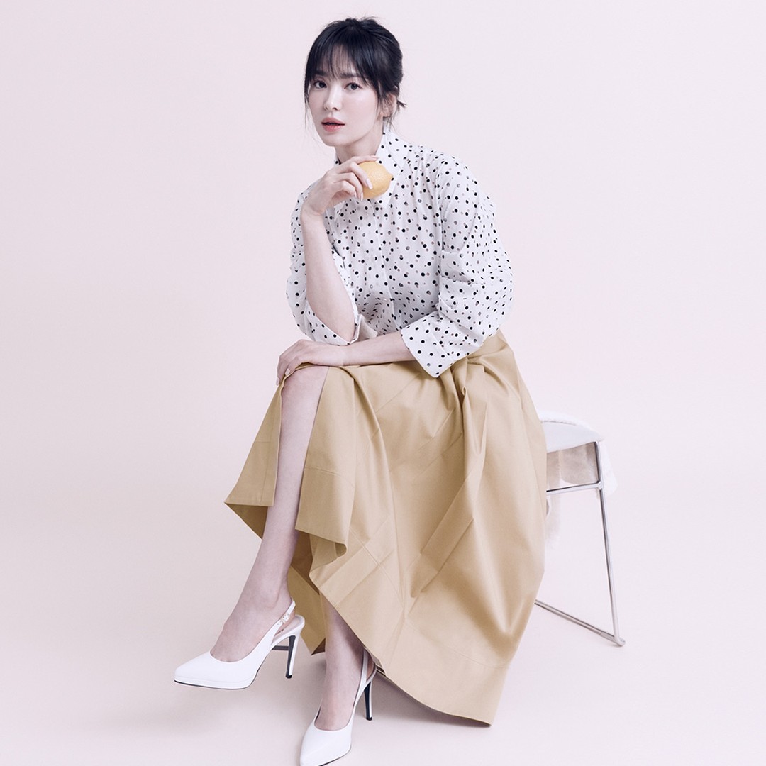 Gợi ý cách mặc đồ trắng trẻ trung và sang trọng như Song Hye Kyo-6