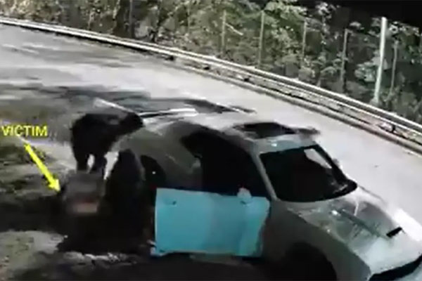 Mỹ: Vứt xác bạn gái mang thai trên đường cao tốc-1