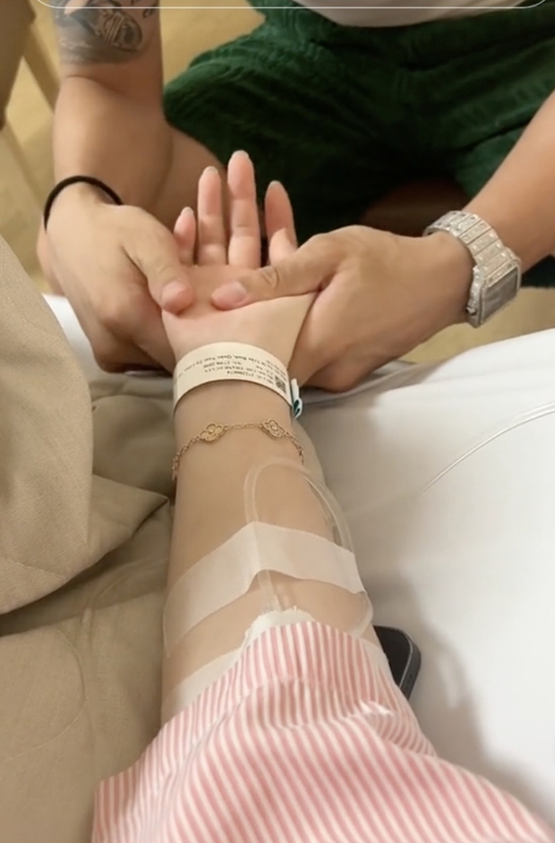 Hot girl bán hàng online nghi uống 80 viên thuốc ngủ vì áp lực yêu cầu thủ nổi tiếng, hiện tại cứ sánh đôi là dậy sóng-7