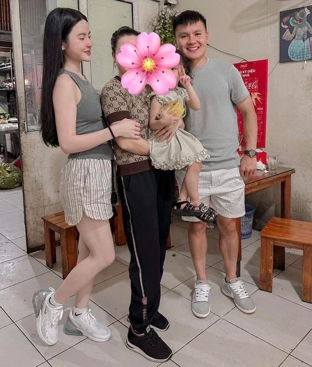 Hot girl bán hàng online nghi uống 80 viên thuốc ngủ vì áp lực yêu cầu thủ nổi tiếng, hiện tại cứ sánh đôi là dậy sóng-12