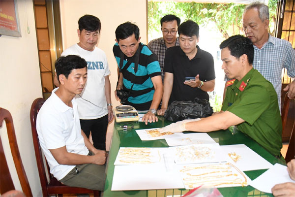 Vụ nổ súng cướp tiệm vàng ở Trà Vinh: Thu hơn 80 chỉ vàng tang vật-2