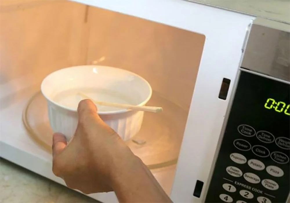 Có nên đun sôi nước bằng lò vi sóng không? Chuyên gia đưa ra lời giải thích, có lưu ý đặc biệt-3