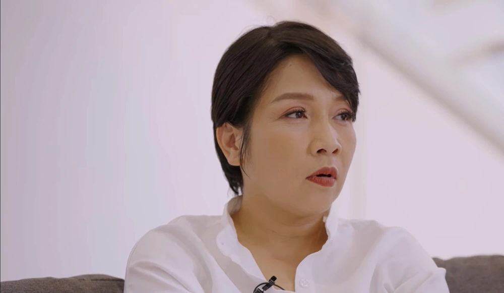 Nữ ca sĩ Việt nổi tiếng: Thất tình ở Mỹ, mua vé máy bay sang Na Uy nằm khóc-2