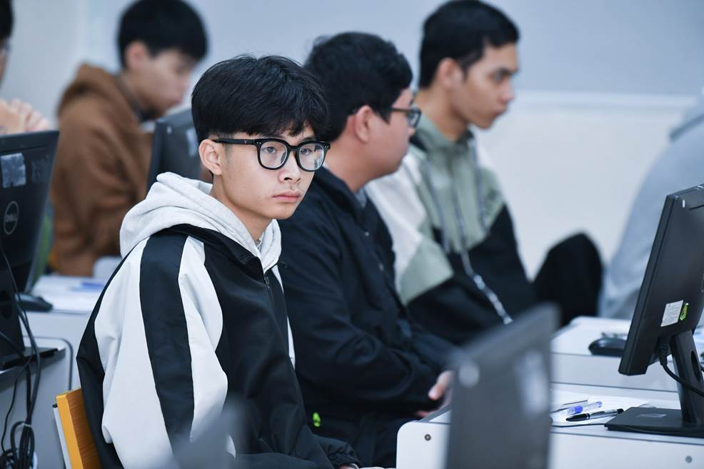 Hơn 2.800 thí sinh bước vào kỳ thi tuyển sinh đại học đầu tiên năm 2024-4