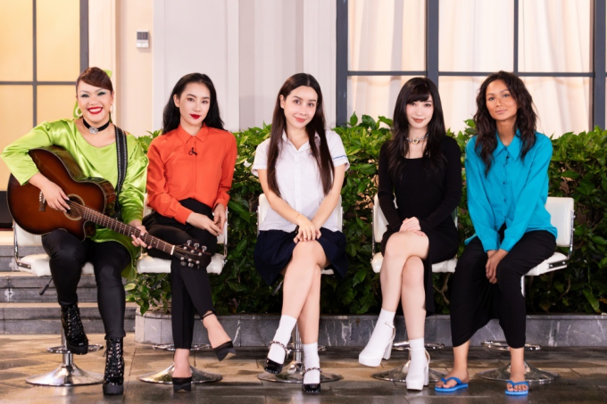 Flex sự giàu có đỉnh như Lệ Quyên: Mỗi lần xuất hiện là bộ trang sức mới, nhìn thôi đã biết rất nhiều tiền-4