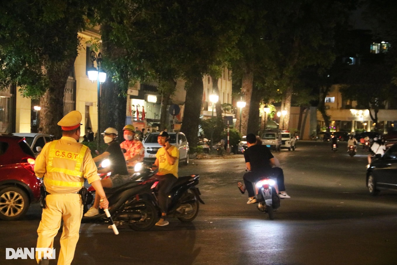 Hà Nội: Cảnh sát vây bắt 18 đối tượng nẹt pô, rú ga-1
