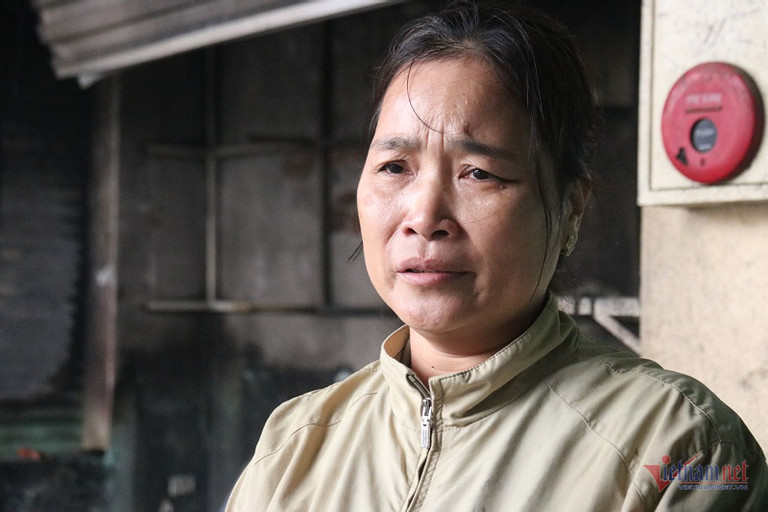 Lửa thiêu rụi tài sản tiền tỷ, nước mắt tiểu thương quện chảy trong mưa-4