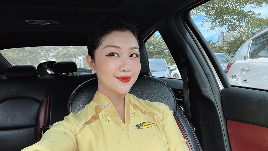 Cuộc sống sang chảnh của nữ tiếp viên trưởng từng gây sốt trên mạng-1