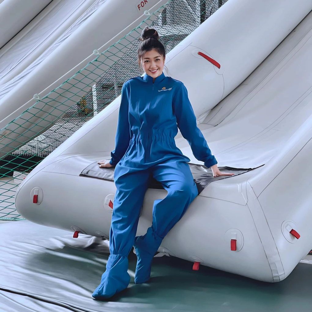 Cuộc sống sang chảnh của nữ tiếp viên trưởng từng gây sốt trên mạng-3