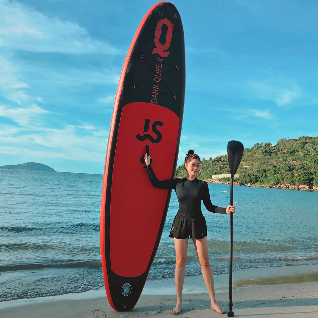 Cuộc sống sang chảnh của nữ tiếp viên trưởng từng gây sốt trên mạng-8