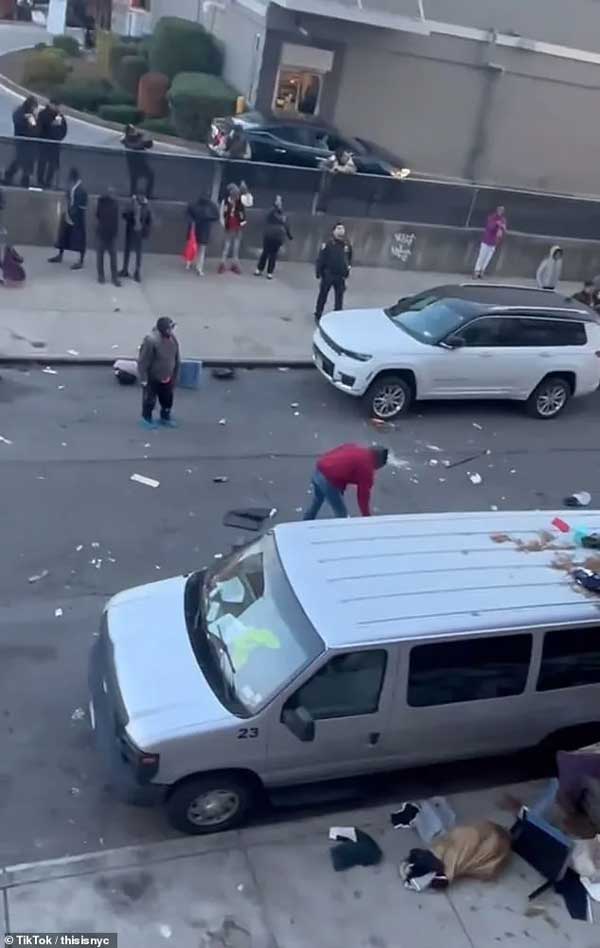 Bắt gặp bạn trai phản bội, người phụ nữ phát điên rồi có cách trả thù khiến cả con phố náo loạn-2