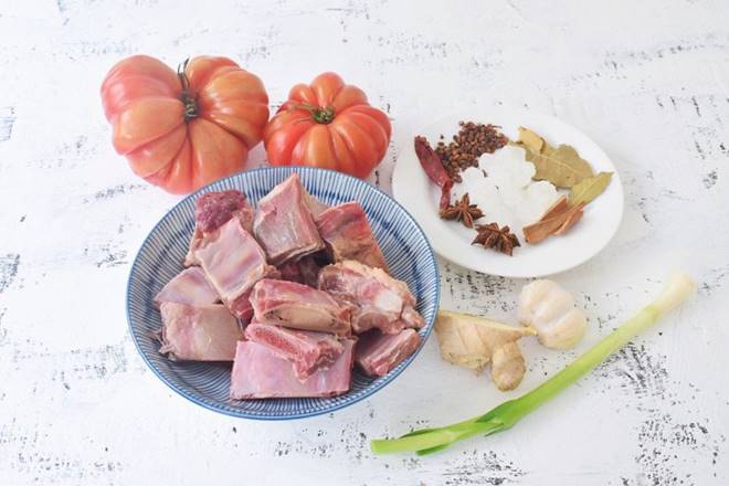 Mua được ít sườn bò ngon, đem hầm thế này cả nhà đánh bay không còn một miếng-1