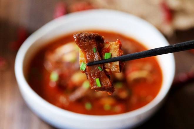 Mua được ít sườn bò ngon, đem hầm thế này cả nhà đánh bay không còn một miếng-10