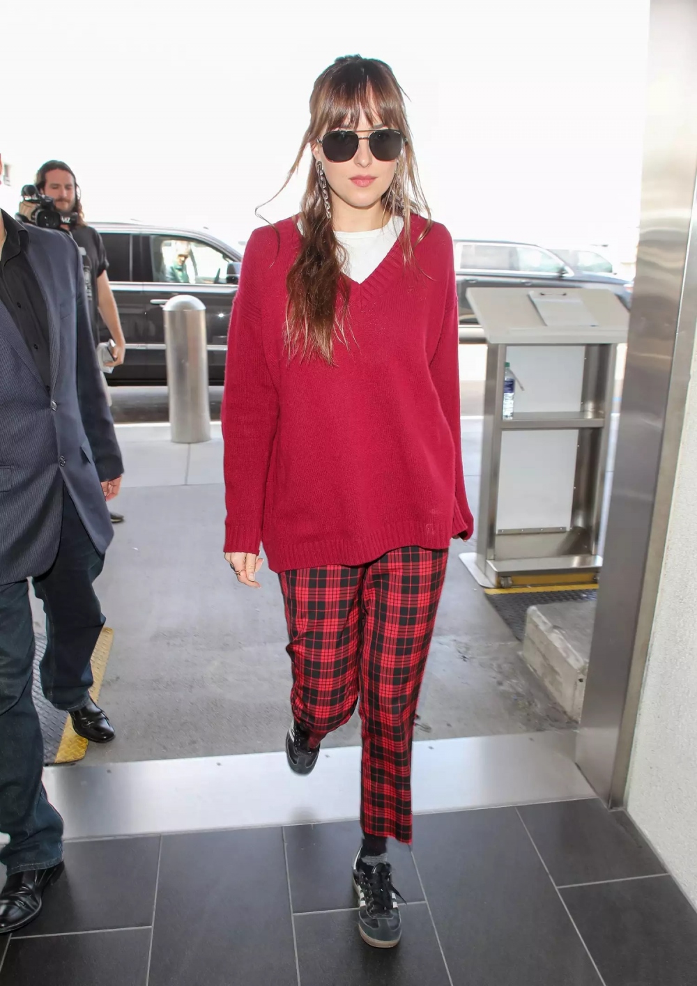 Thời trang đường phố ấn tượng của mỹ nhân 50 sắc thái-10