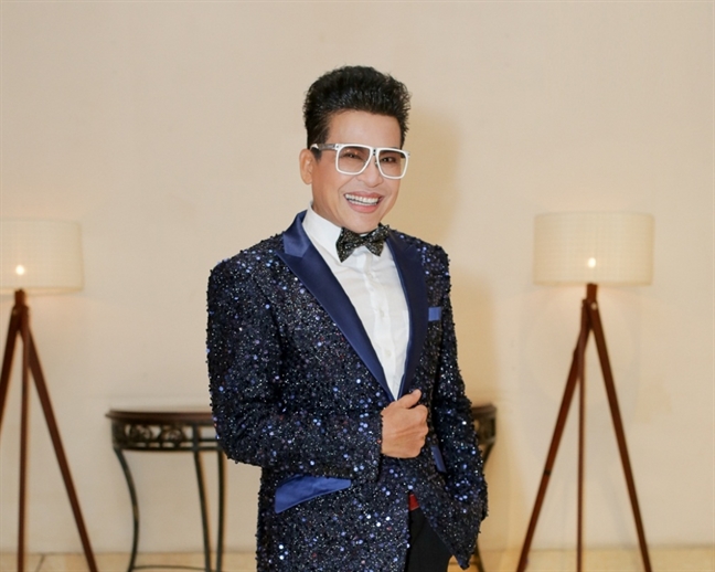 MC Thanh Bạch tuổi 64: Vẫn đi dạy bằng xe máy, vừa xăm môi, lông mày, cuộc sống thế nào sau ồn ào đời tư?-1