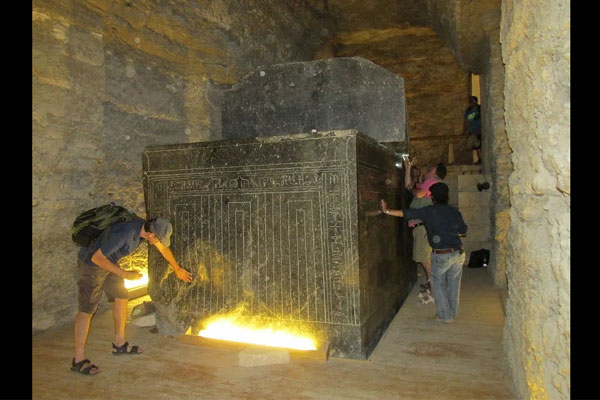 Bí ẩn về quan tài khổng lồ của đền Saqqara Serapeum ở Ai Cập-1