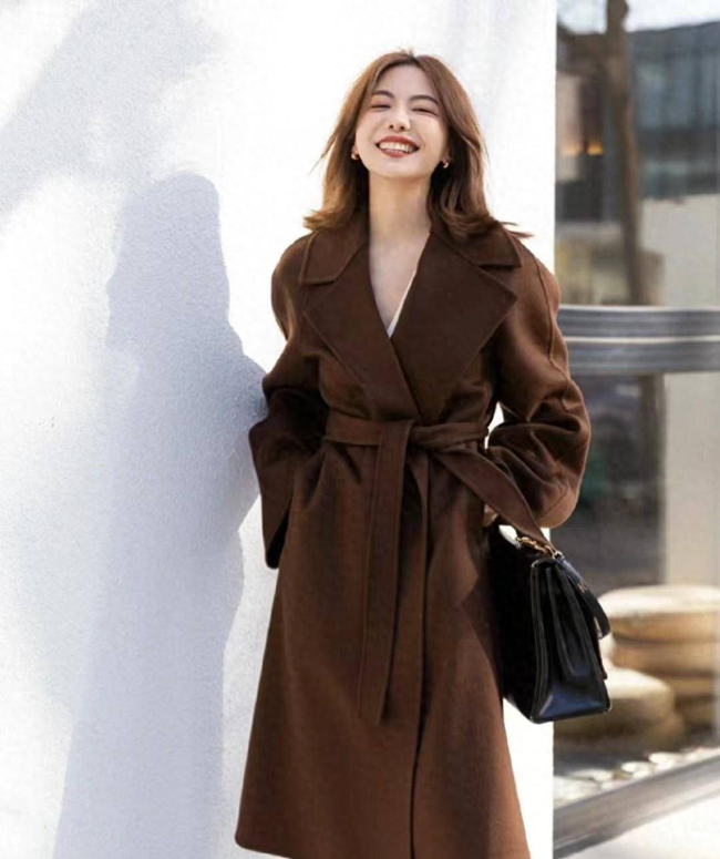 4 chiêu phối đồ hack chiều cao giúp nàng thấp bé chinh phục áo khoác dáng dài-1