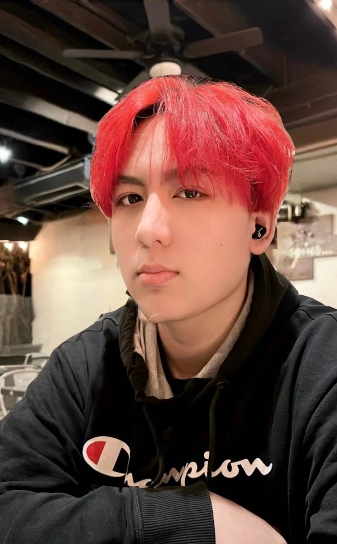 Con trai nhuộm đầu tóc nhìn gai mắt, vợ cũ Bằng Kiều để yên 2 tháng rồi có cách ứng xử được khen: Bà mẹ điểm 10-2