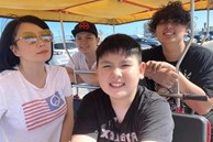 Con trai nhuộm đầu tóc nhìn 'gai mắt', vợ cũ Bằng Kiều để yên 2 tháng rồi có cách ứng xử được khen: Bà mẹ điểm 10