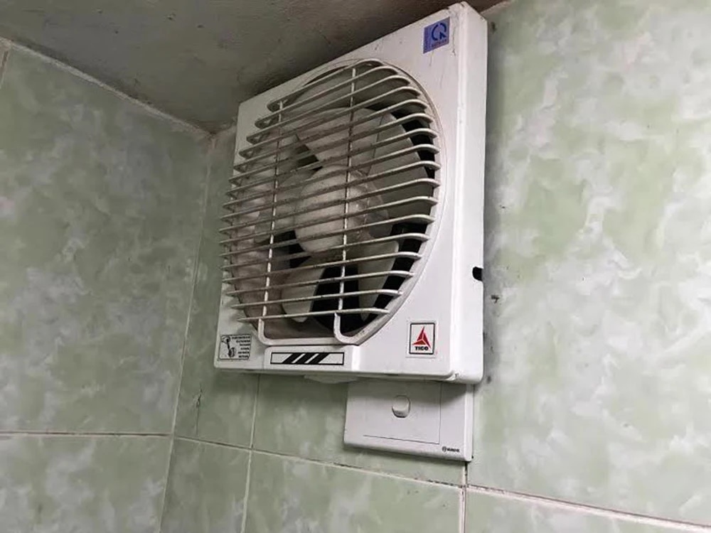 Một nhà vệ sinh phát nổ, phòng tắm cháy đen: Chuyên gia chỉ mặt thủ phạm là thiết bị nhà nào cũng có-2