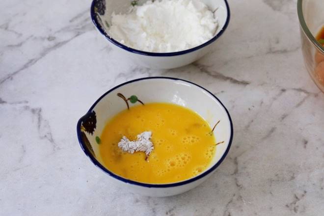 Ức gà hơi khô nhưng đem tẩm bột chiên kiểu này mềm trong, giòn ngoài đến người khó tính cũng phải thích-6