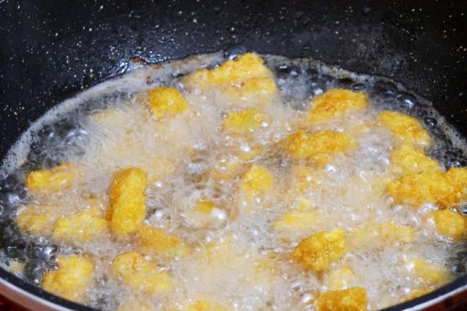 Ức gà hơi khô nhưng đem tẩm bột chiên kiểu này mềm trong, giòn ngoài đến người khó tính cũng phải thích-11