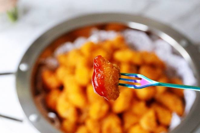 Ức gà hơi khô nhưng đem tẩm bột chiên kiểu này mềm trong, giòn ngoài đến người khó tính cũng phải thích-15