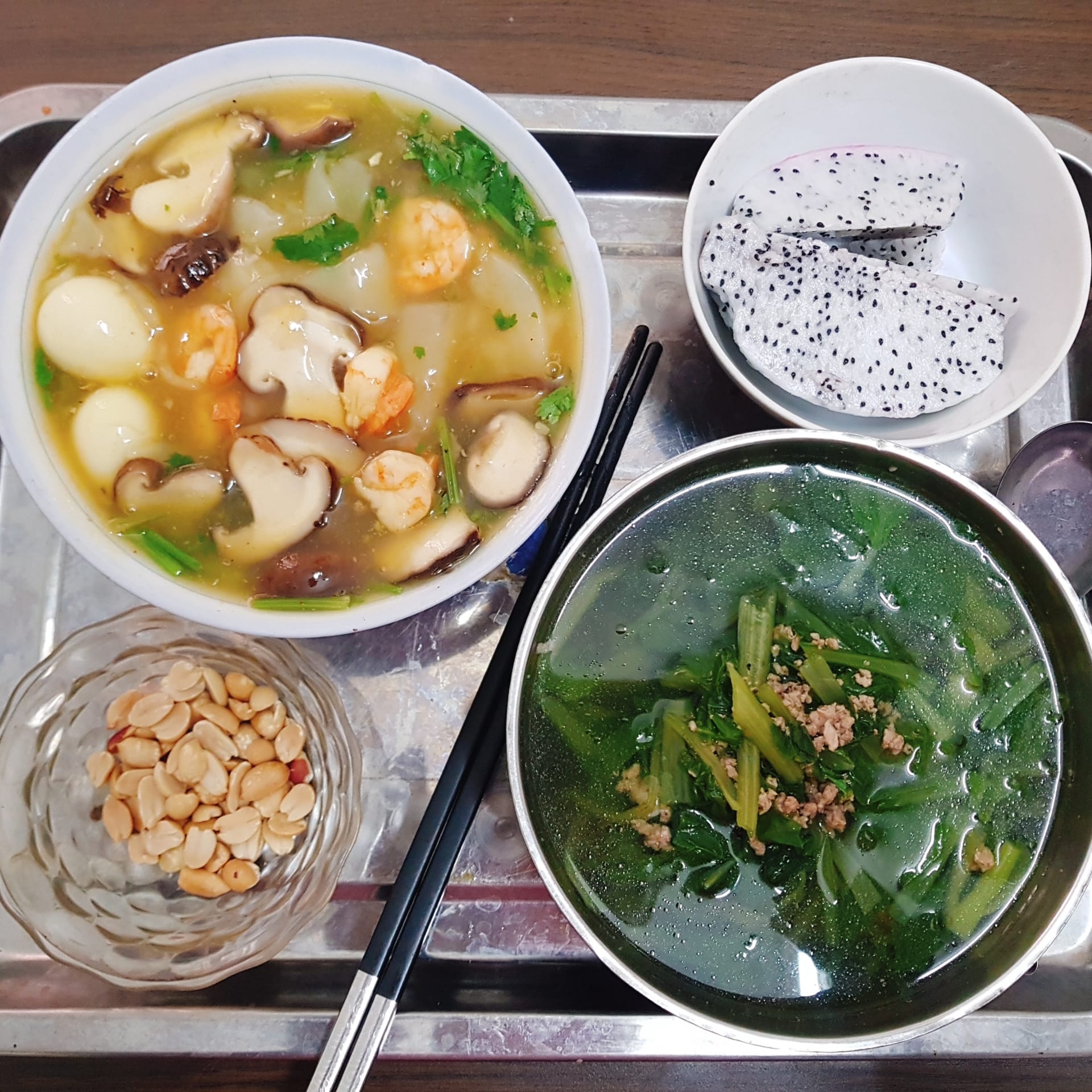 Từng sợ ở cữ vì phải ăn toàn thịt nạc với rau ngót, mẹ bỉm bất ngờ vì loạt món siêu ngon từ bà ngoại-1