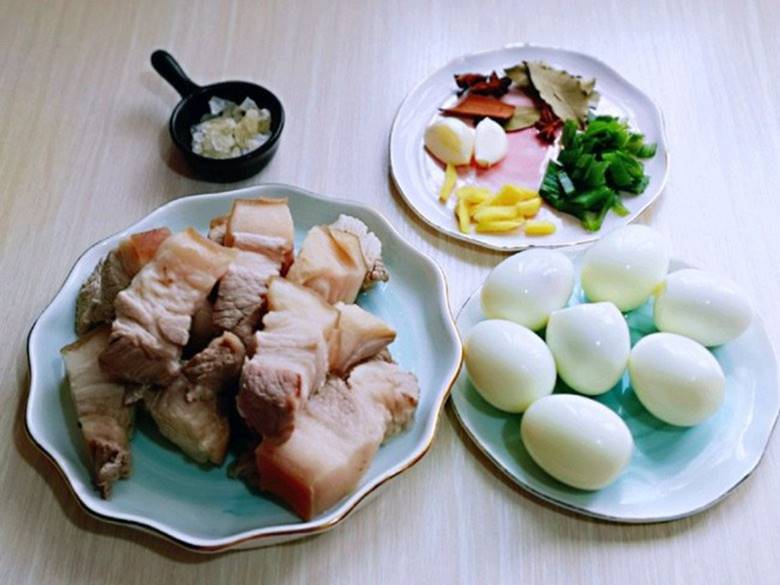 Làm thịt kho trứng, nhớ thực hiện những điều dưới đây đảm bảo thịt mềm tan, lên màu đỏ đẹp-1