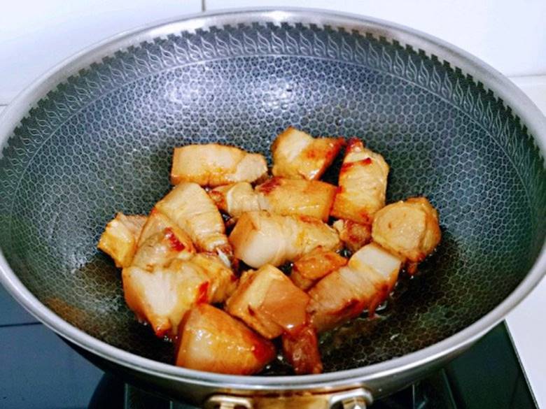 Làm thịt kho trứng, nhớ thực hiện những điều dưới đây đảm bảo thịt mềm tan, lên màu đỏ đẹp-2