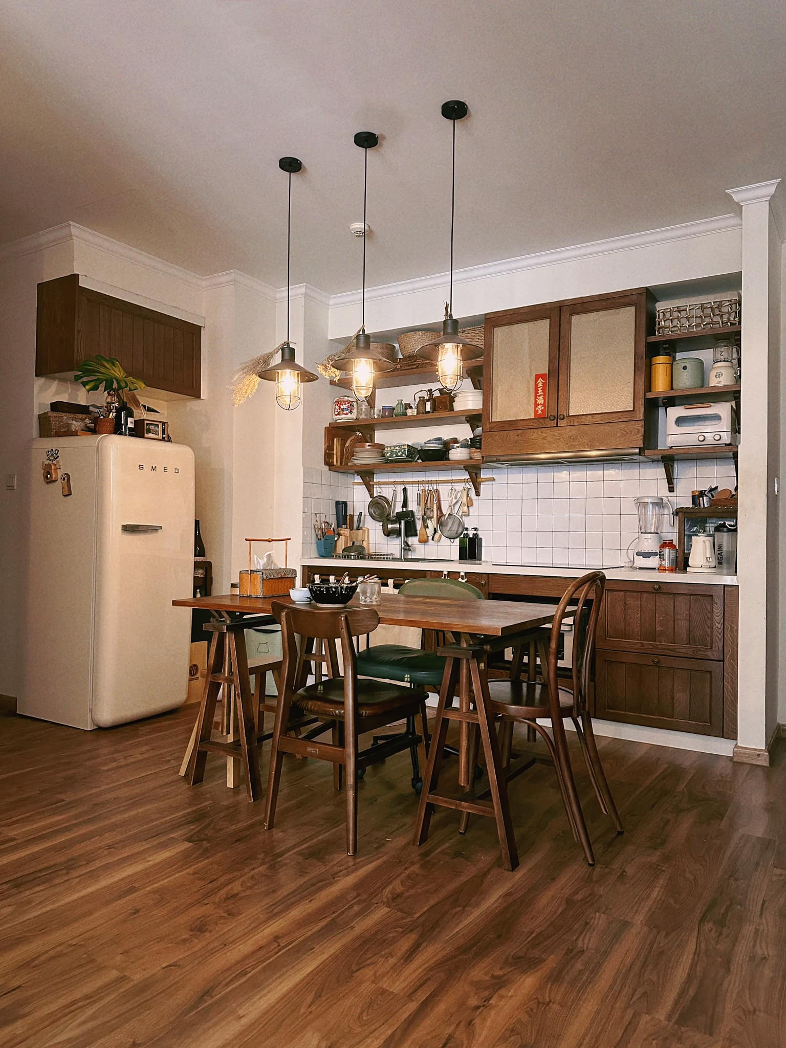 Ngôi nhà cực chất, độc đáo như một quán cafe của ca sĩ Jun Phạm ấm cúng không khí Giáng sinh-4