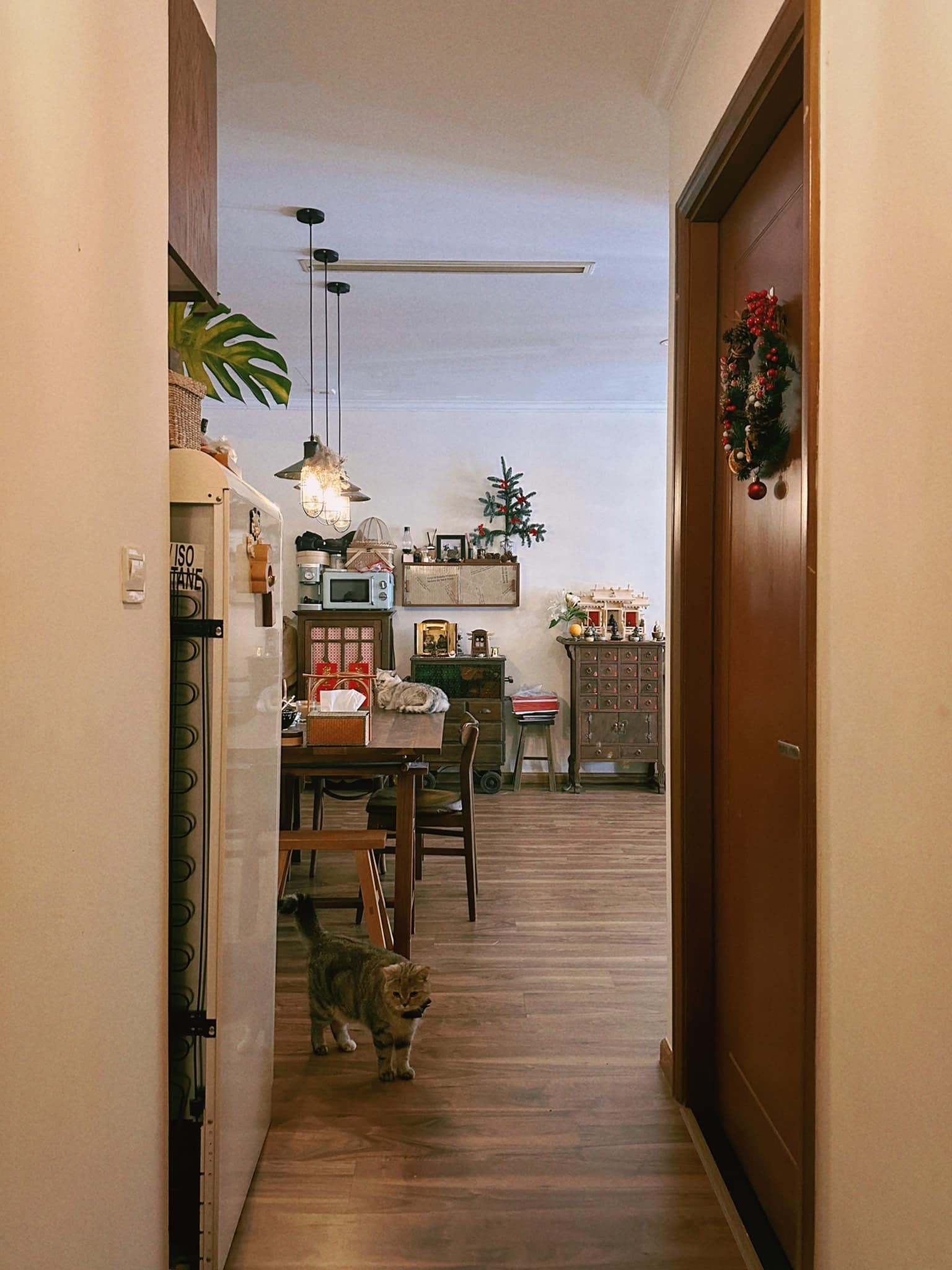 Ngôi nhà cực chất, độc đáo như một quán cafe của ca sĩ Jun Phạm ấm cúng không khí Giáng sinh-8