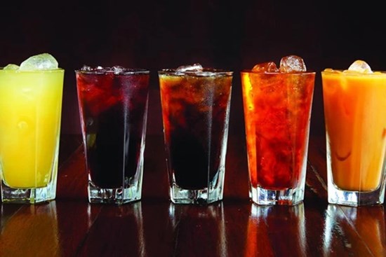 3 loại nước được ưa chuộng trong dịp Tết khiến đường huyết tăng vọt, ngay cả người khỏe cũng nên tránh