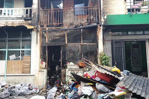 Cháy ngùn ngụt tại cửa hàng cơ khí, phế liệu ở Hà Nội-3