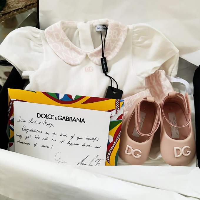 Linh Rin lần đầu tiên cho ái nữ lên sóng, cơm ở cữ sang chảnh nhà hào môn gây chú ý-4