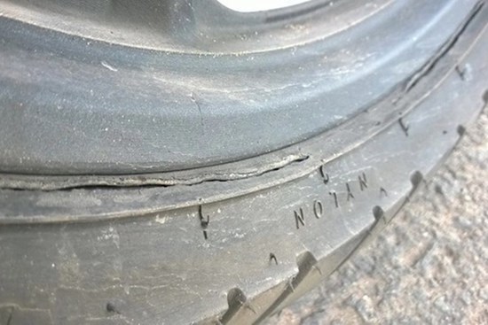 Bắt bệnh nguyên nhân lốp xe xuống hơi chậm, tiềm ẩn nguy cơ mất an toàn