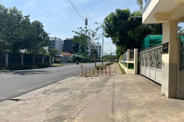 Một phụ nữ bất ngờ bị kẻ lạ mặt dùng cờ lê đánh nhập viện-2