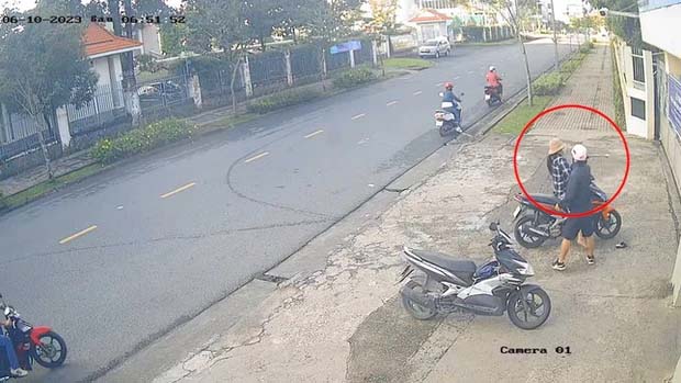 Một phụ nữ bất ngờ bị kẻ lạ mặt dùng cờ lê đánh nhập viện-1