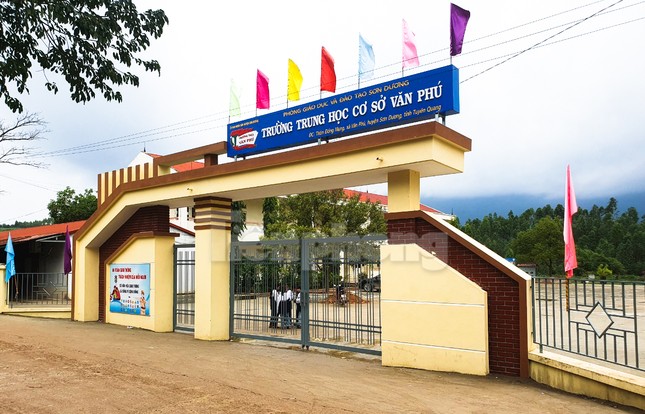 Vụ cô giáo Tuyên Quang bị nhóm học sinh xúc phạm: Công an đến trường làm việc-1