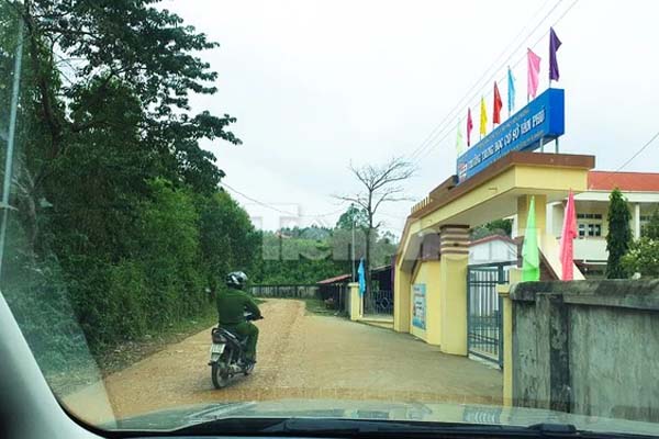 Kẻ chọc thủng lốp 10 ô tô đỗ trên vỉa hè Hà Nội lĩnh 30 tháng tù-3