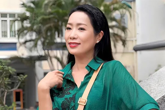 Á hậu Việt Nam đầu tiên được phong Nghệ sĩ Nhân dân