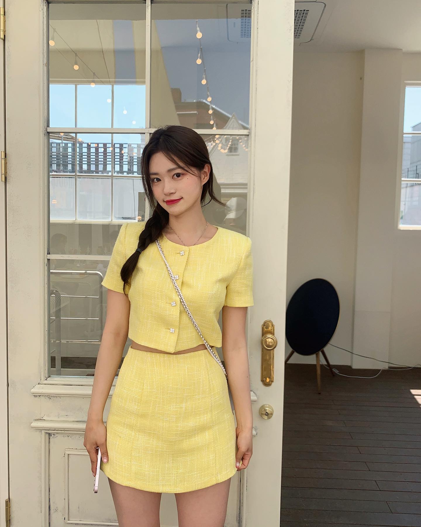 Trang phục màu vàng đang hot không kém màu đỏ và 10 cách diện sang xịn mịn-9