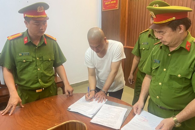 Chân dung sư giả tự xưng Đại đức Thích Tâm Phúc vừa bị bắt-4