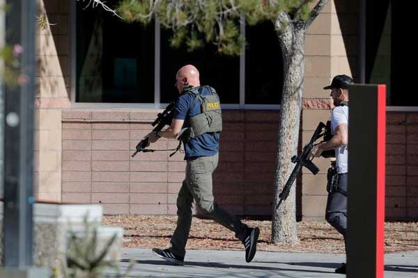 Giáo sư độc thân suốt 60 năm, bất ngờ tìm thấy tình yêu trong chuyến công tác-3