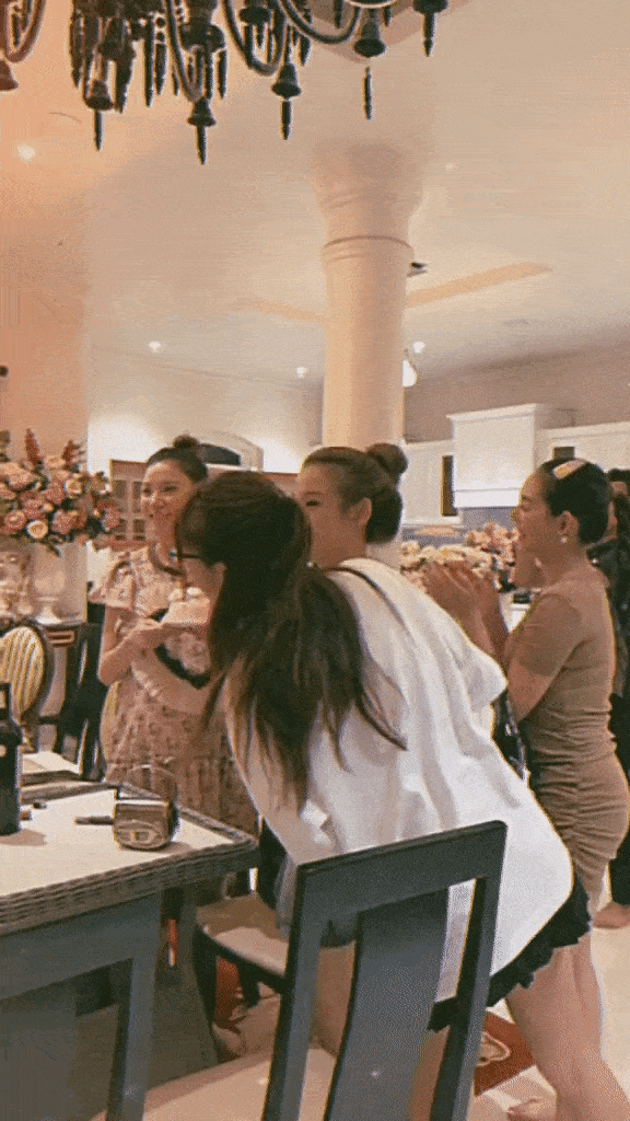 Huyền Baby cùng hội bạn thân tổ chức sinh nhật bất ngờ cho Hạnh Sino, lộ luôn cả căn biệt thự cực sang trọng của mẹ bầu-4